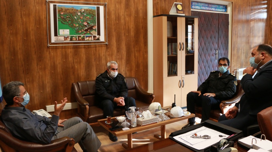 برگزاری نشست  فرمانده یگان حفاظت میراث‌فرهنگی و رئیس پلیس راهور منطقه یک تهران
